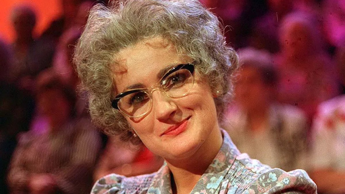 lewispringle's tweet photo. Remembering Caroline Aherne who died 7 years ago today. She was a comic genius, and taken far too soon. https://t.co/2kTIvAfV5X