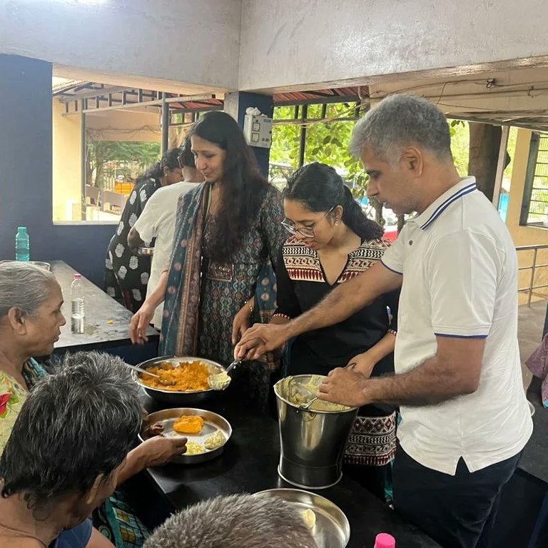 rcctowers's tweet photo. #RotaryClubChennaiTowers kicks off the Rotary year with breakfast for 420 residents at Little Drops old age home in Somangalam, Porur. Led by Rtn Sriram Raju, this recurring initiative brings joy to the elderly. 

#CommunityOutreach #ServiceAboveSelf #MakingADifference #Support https://t.co/yOnZwgsfyv