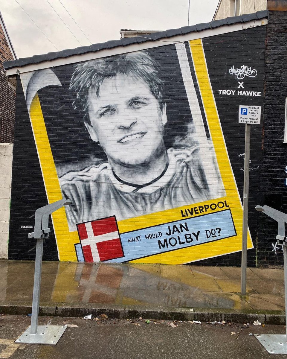 'WHAT WOULD JAN MOLBY DO?' 🤔

Artwork created with the help of @troyhawke for Jan Molby in Anfield 

#liverpool #mural #streetart #greetersguild