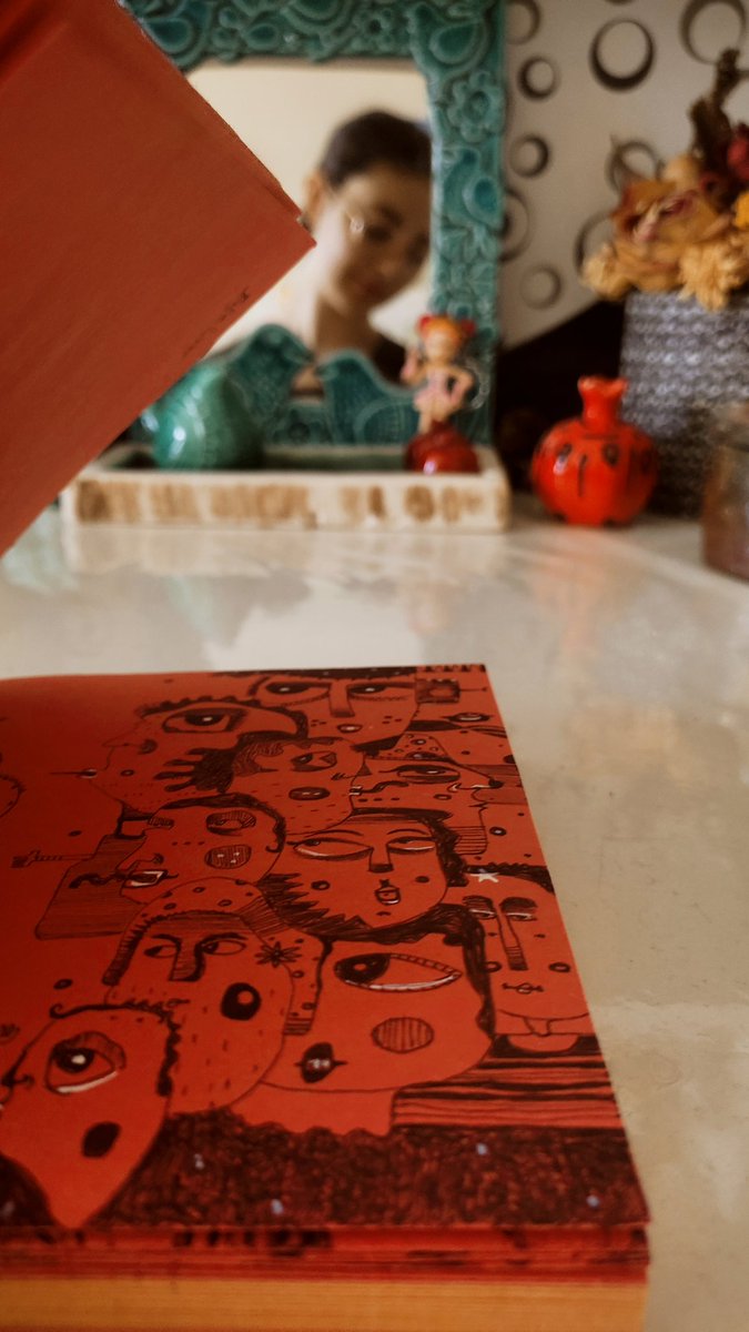 Gm my friends..😍

"Ice cream lovers" is my only piece on objkt 🧡🍦
1/1  |  6 xtz

Today in the inverse city the weather is so hot and everyone wants a chocolate ice cream with sweet strawberries and cherries But we have just 2 ice creams.🍨😋

Link🔻