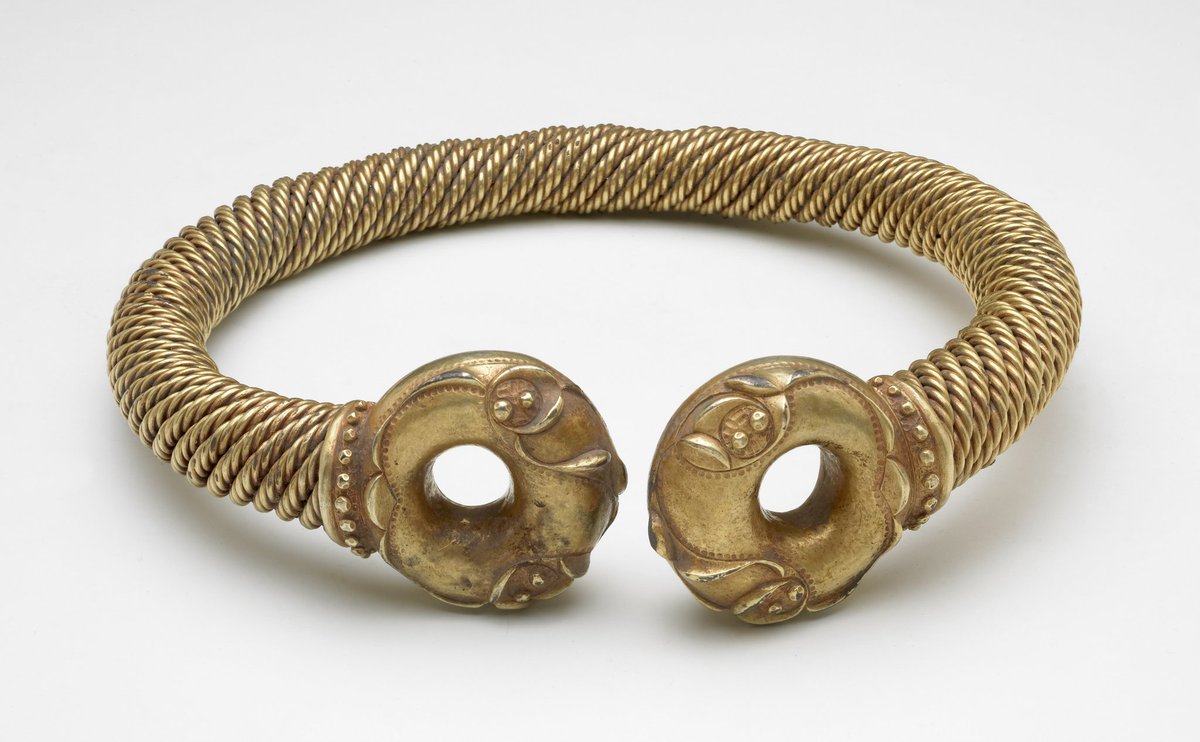 Tess_Machling's tweet image. Ok, so today I&apos;m going to try and get a first draft of this paper we&apos;ve been working on done.

Utterly out of my depth with this one, but we&apos;ve been there before!!

And out of your depth is kind of exciting too! I think.... 🤣🤣

#Archaeology #Torcs #Gold #Vikings
