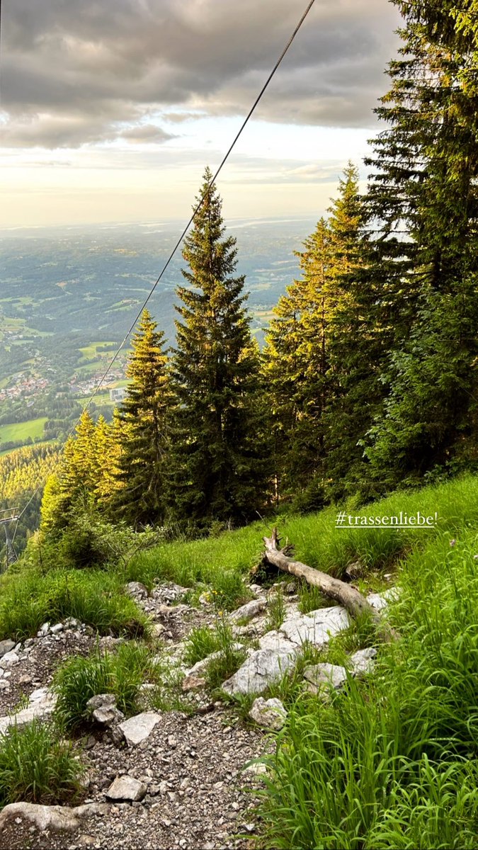 DanielaAdler4's tweet image. Zwischen Gleisdorf und Graz! Der schönste Hausberg mit Trassenblick, frühmorgens! #schöcklliebe #hikemore