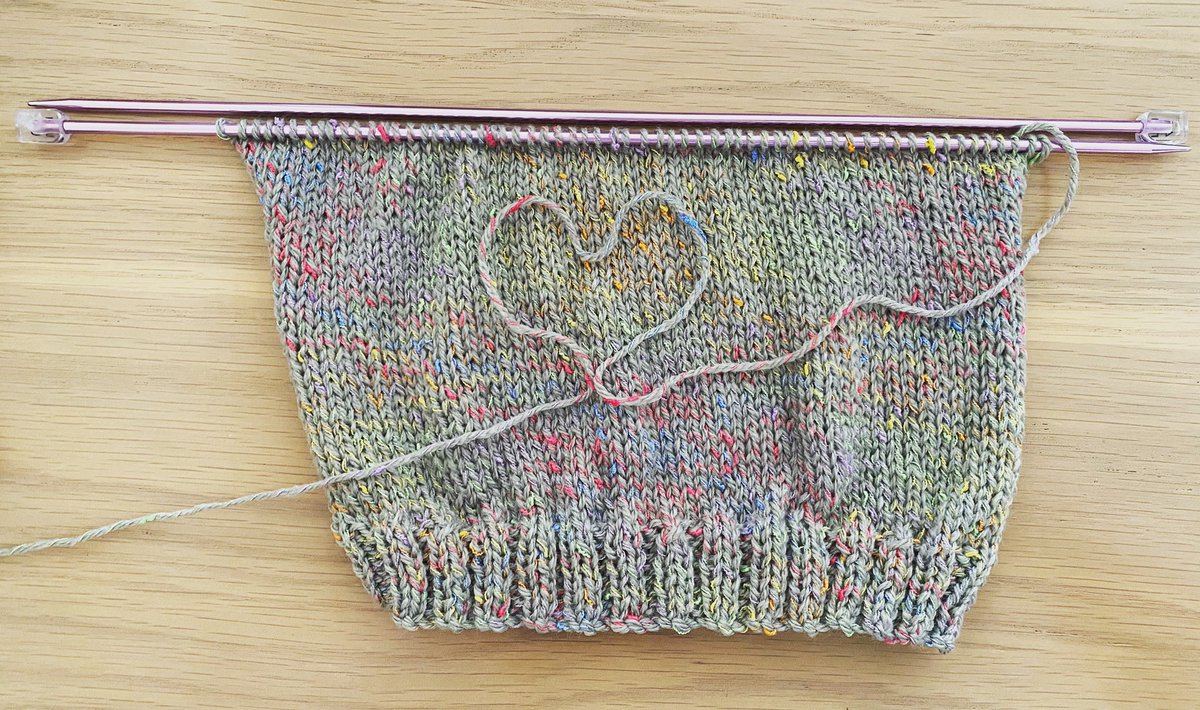 RocheleFay's tweet photo. Catching up on a bit of knitting this morning
❤️💙💜💛💚🩷🩶🩵🧡♥️
@knitsirdar 

Loving the colour flecks from #sirdarsnugglydoodledk 

#knitting #sirdar #sirdarsnuggly #sirdardoodledk #sirdarsnugglydoodle #knittersoftheworld #knittingaddict #knittingtime #sundayknitting #sunday https://t.co/ax1GWfYV7U