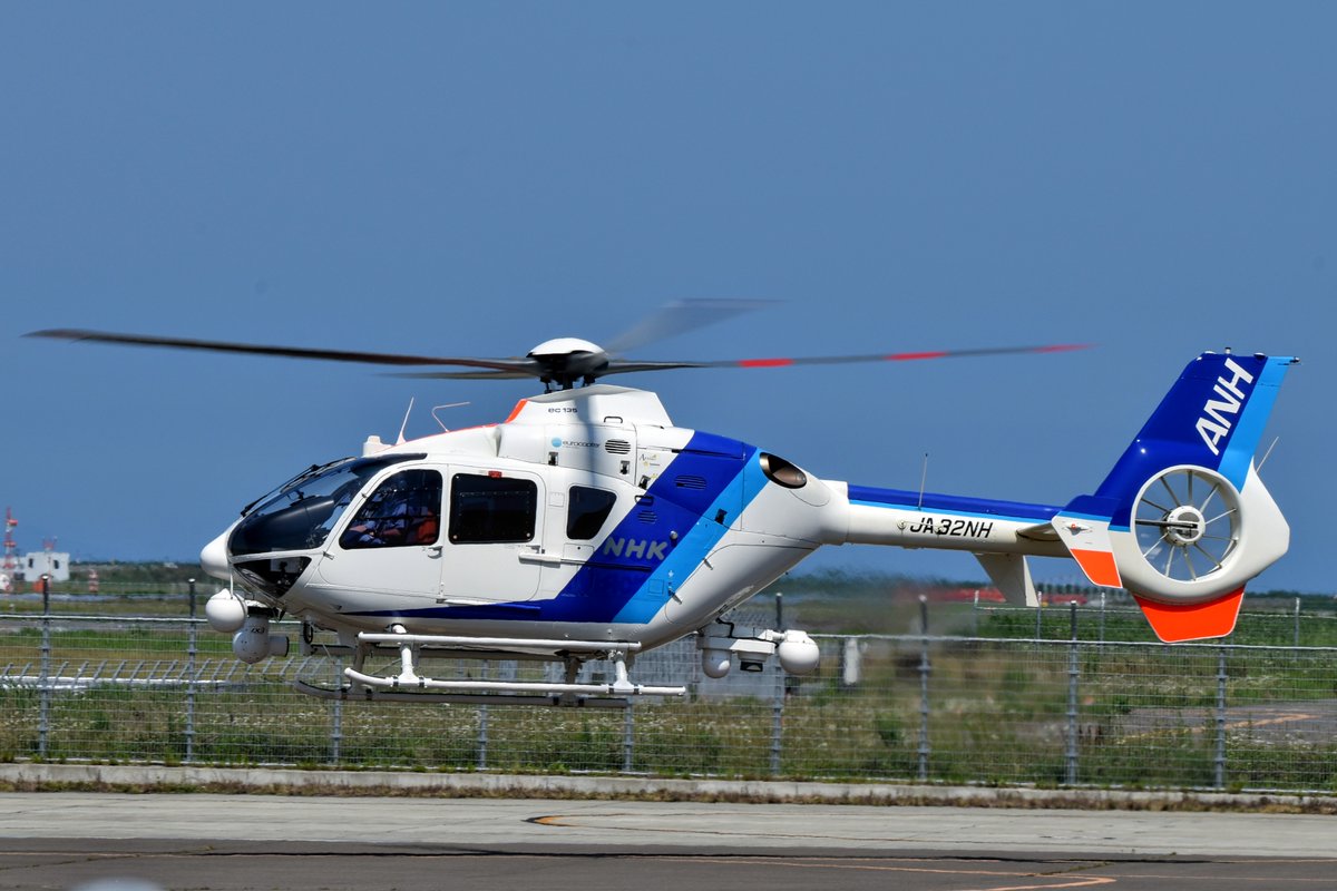 SuKuym8XeXh57DO's tweet photo. 2023.7/2 RJSS/SDJ
ANH•EC135T2•JA32NH
かなり久しぶりのANH135でした。今年は結構135撮れてるな
#仙台空港 #RJSS #ANH #JA32NH #EC135 https://t.co/NmPalFfJxI
