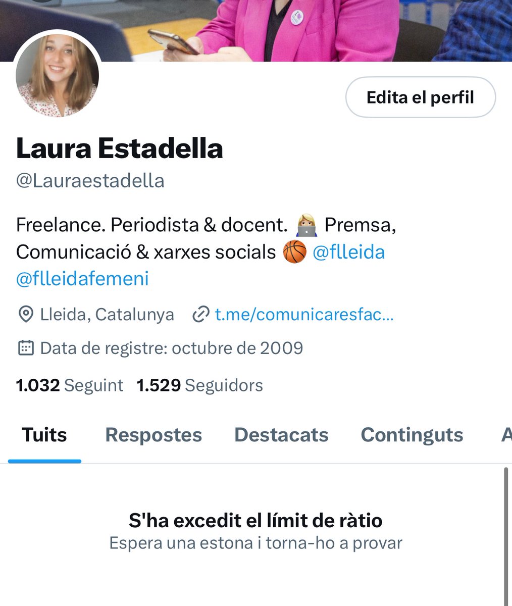 Lauraestadella's tweet image. 📢‼️ Si Twitter te falla desde la app (foto izquierda), úsalo con el búscador de internet ( - foto derecha).

De momento funciona. Twitter 2.0 

#DEPTwitter #trucotwitter #Twitterlimit #TwitterFail #TwitterIsDead #TwitterRIP #TwitterIsBroken #TwitterIsDown