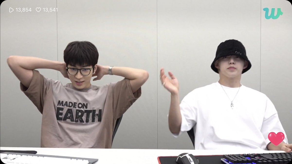 tinkswonu's tweet photo. wonwoo x seungcheol gam3 bo1 😭🤍 https://t.co/8sBs5hHNSw