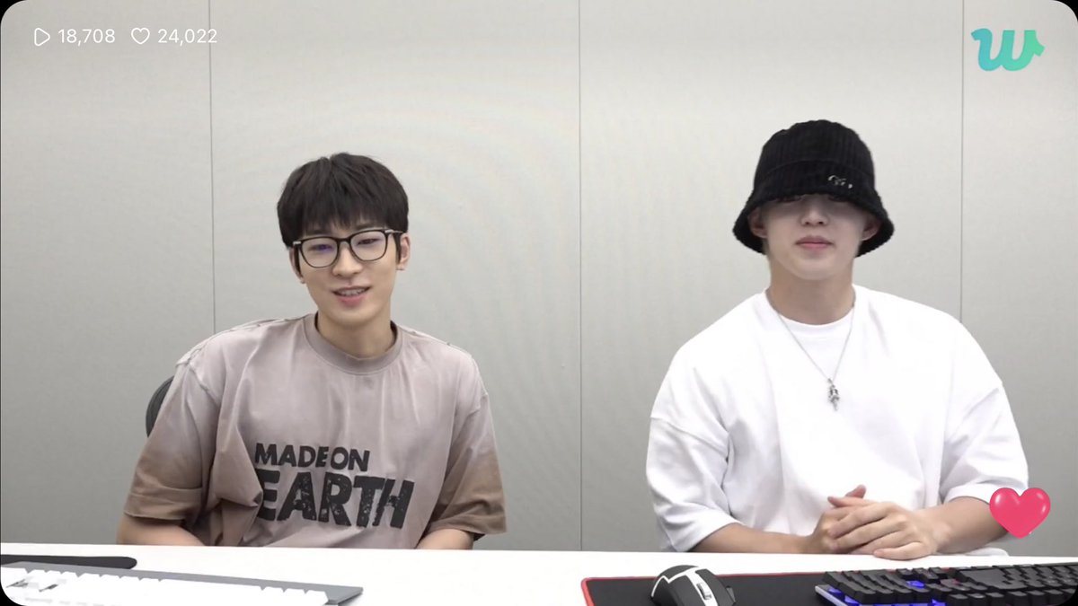 tinkswonu's tweet photo. wonwoo x seungcheol gam3 bo1 😭🤍 https://t.co/8sBs5hHNSw