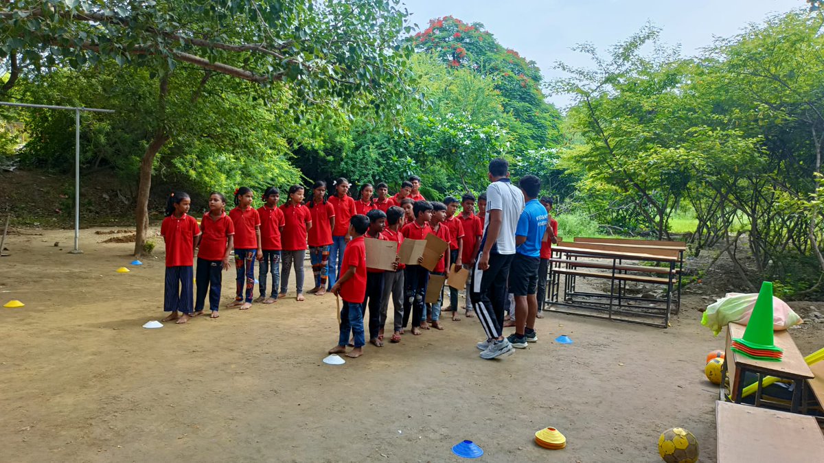 NirbhedNGO's tweet photo. Sunday full Masti, enjoyment,practice
and winning a prize
#nirbhedshikshalaya 
#nirbhedfoundation 
#humanity 
#practice 
#social 
#motivation 
#children 
#india 
#practicemakesperfect 
Sushil Meena 
Nirbhed Foundation https://t.co/MRMpQUWSC6