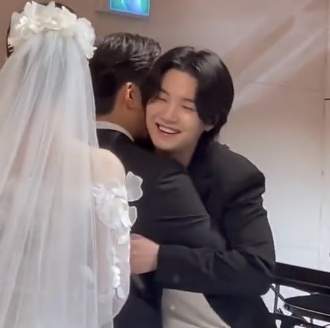oilSGTH's tweet photo. น้องน้อยของพี่ชายกอดพี่กลมเลย🥺 https://t.co/OZQvfCf6Al