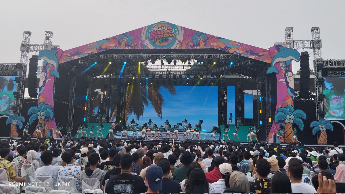 officialJKT48's tweet photo. M01 Manatsu no Sounds Good! (Musim Panas Sounds Good!) #JKT48SummerFestival https://t.co/KcsO8CHu60