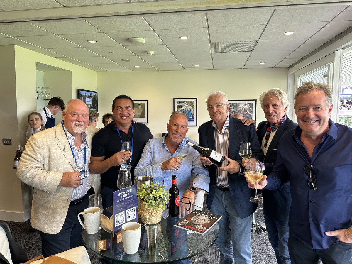Spot the cricket legends… (I’m the one on the right.) Wonderful day in ⁦@BeefyBotham⁩ ‘s box ⁦@HomeOfCricket⁩ yesterday, guzzling the great man’s superb wine & hearing Thommo regale his hilarious stories. What a treat. ⁦@David215Gower⁩ ⁦@adamhollioake⁩