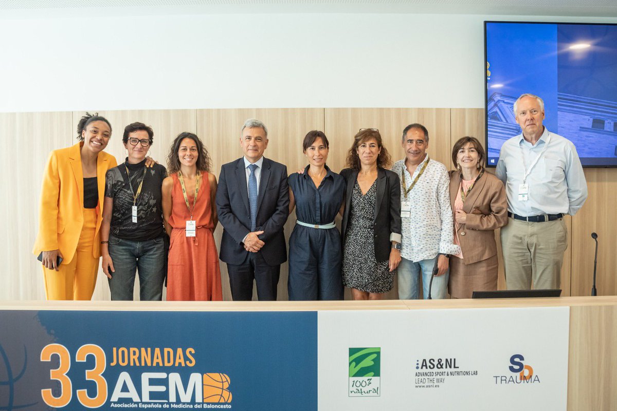 33 Jornadas AEMB Girona
🔝Mesa Mujer y Baloncesto 

Actualización ante el desconocimiento entorno a nuestras jugadoras #mujer #deporte con herramientas que nos puedan ayudar a mejorar su rendimiento, su recuperación y evitar la lesionabilidad.
Mod: P. Doñoro