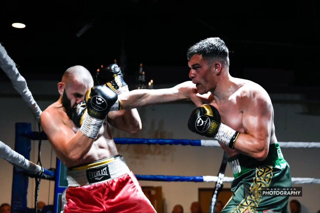 _mmphoto_'s tweet photo. Emmet Brennan wins in his professional debut. The Dubliner, who fought for Ireland at the Tokyo Olympics in 2021, faced Bulgarian Angel Emilov at the Europa hotel last night 🍀🥊👊🏻
@emmetbrennan91
@MARKHDUNLOP
@BoxingTicketsNI
@Irishboxingcom
@BantsBoxing
#irishboxer #prodebut https://t.co/ZyJHD8A9EK