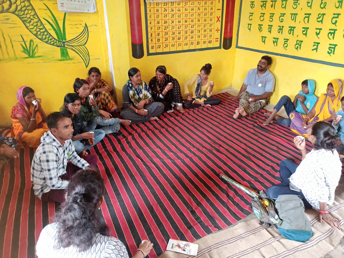 LastWilderness's tweet photo. Discussions with the Pardhi guides at Aanganwadi, Gandhigram at Panna. #WalkwiththePardhis https://t.co/ruqefTWStR