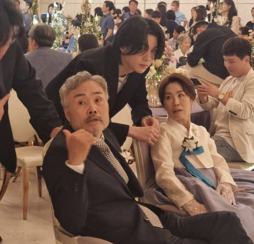 ran__min's tweet photo. يمهه ام وابو يونقي مره يشبهونهه !🥹😭😭😭😭😭😭😭 https://t.co/NjBEpDk6Lz