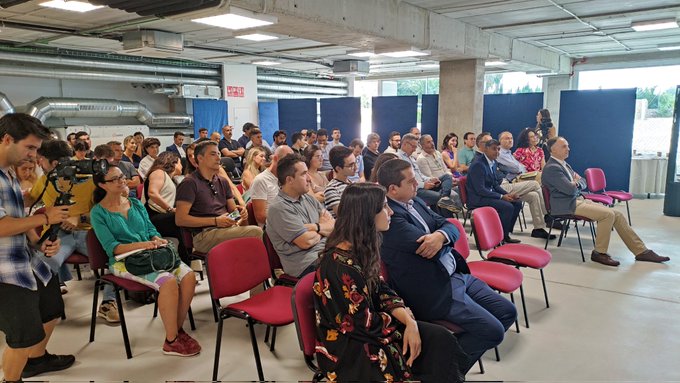 NacionInnovatv's tweet photo. Eventazo!! Lleno hasta la bandera de asistentes con algunos de referentes del sector del #Foodtech. Enhorabuena @HitechUCAM por este FoodTech #OpenINN en el que nuestro presentador @ChemaNieto ejercicio de maestro de ceremonias. https://t.co/BWZ8F5ZhkU
