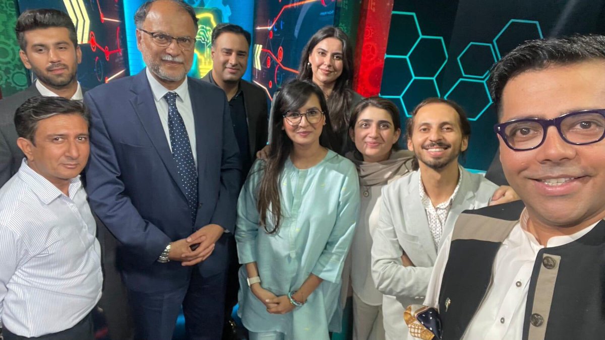 shaficsultan's tweet photo. Excited to produce #world 1st ever reality show with govt investment in innovations, it ll do wonders 4 #enterpreneur in #Pakistan #InnovationHub is inspiration of #dragonsden #sharktank where  brightest minds across nation to pitch their visionary project ideas on tv competition https://t.co/2efeXCthrV