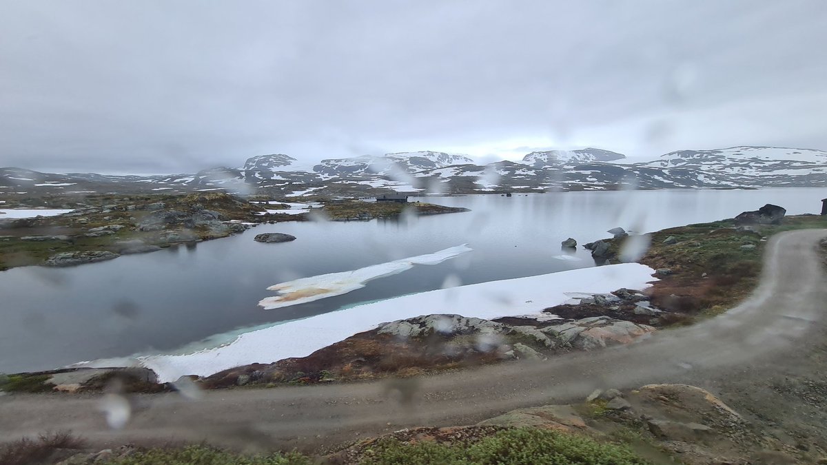 Andrew007Uk's tweet photo. Good morning #Finse which at 1,222M is the highest point on the Bergen - Oslo line.

Such a pleasure to travel on a railway service with huge &amp; clean picture windows.

Thank you @vygruppen 🙏🏻- know you'd control the weather too if you could! 🤣

#RailwayJourney https://t.co/xjnwCe4N67