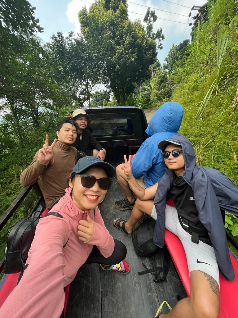andreqve's tweet image. Kemarin main ke Sentul dengan rute puncak kuta - curug meriuk.

Lumayan bikin betis sakit, terus curugnya sungguh cakep. Air segar nan sejuk + sepi pengunjung 🤜🤛