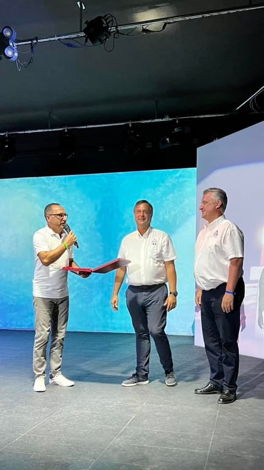 OfficialPZM's tweet photo. W chorwackim #Zaton trwa jubileusz 90-lecia działalności FICC i w imieniu PZM oraz polskich turystów caravaningowych okolicznościową paterę wręczyli przestawiciele #pzm Dariusz Jako oraz Marcin Zaradkiewicz. 

#caravaning #turystyka #ficc https://t.co/PDE5xG53Fs