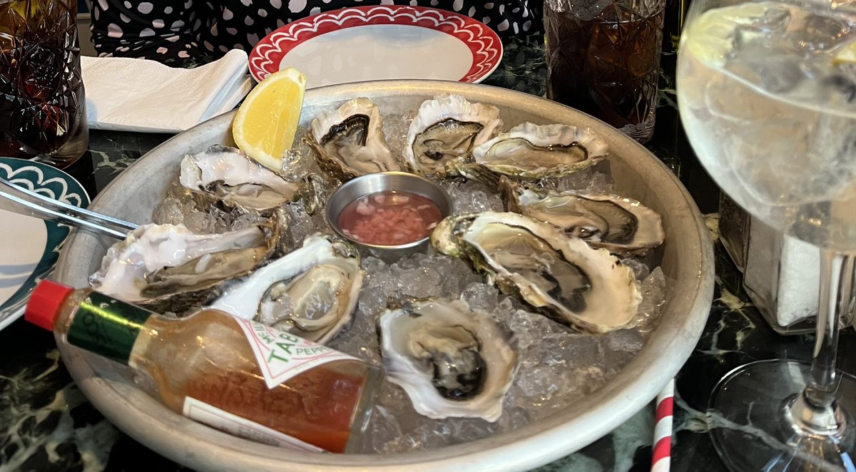 lizzie_keogh's tweet image. Reason #467 to visit #BeautifulJersey is the amazing seafood. Oysters eaten overlooking the bay that they came from.