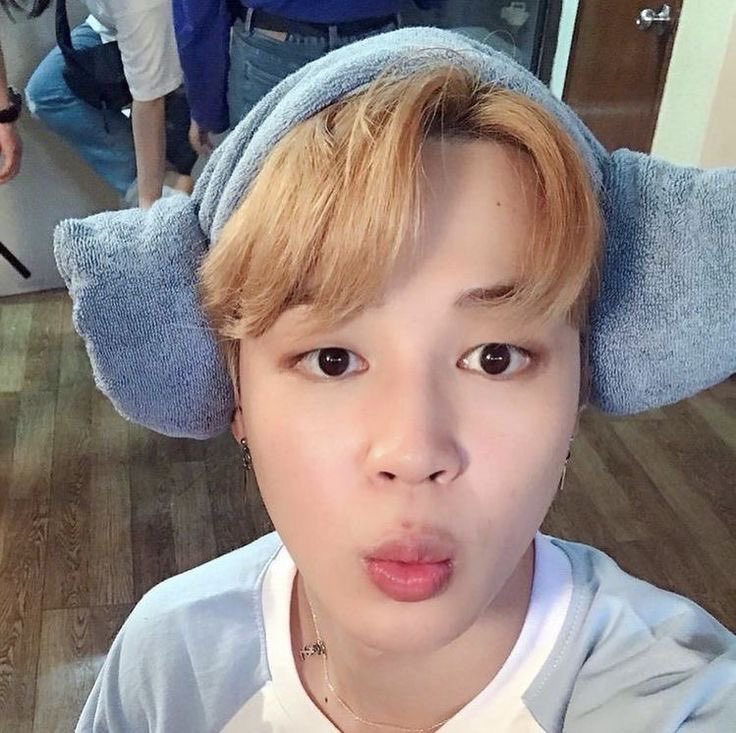 funnyjimin1's tweet photo. Jungkook kisses that pout daily :(( https://t.co/1yjNCHlUnu