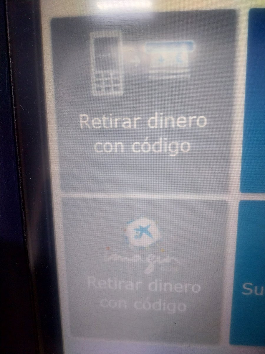Cajero de <a href="/CABK_Responde/">CaixaBank Responde</a> en #SanRafael Segovia sin dinero para retirar al inicio de las vacaciones. Lo del sensor WiFi para la tarjeta sin funcionar ya va cumpliendo años.