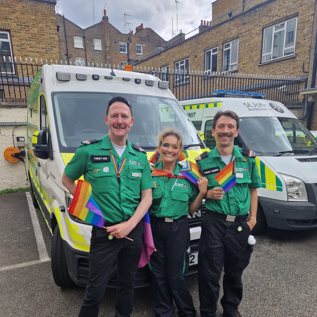 SJALondonBridge's tweet photo. Yesterday, members of our London Bridge unit were on duty across the @PrideInLondon event including at two treatment centres, in the control room, and in the parade itself, alongside #StJohnPeople from across the UK.

Here are some photos that they took in the parade. #SJAPride https://t.co/6as8umantN