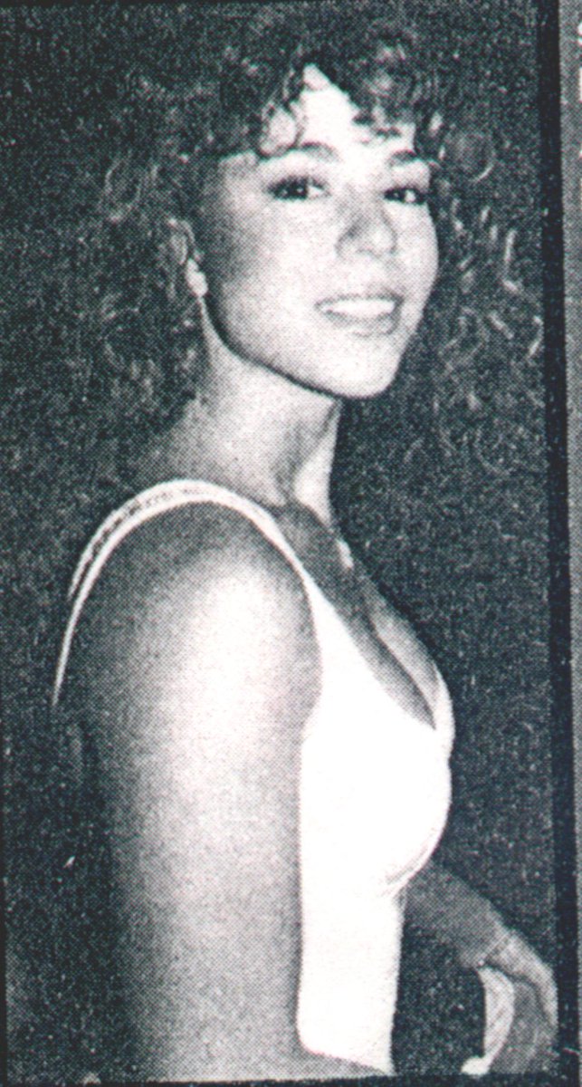 eliseke81's tweet image. On this day: July 30, 1991 - @Mariahcarey attends and performs at Z100's 8th anniversary party at the Palladium Club

I wonder what Mariah sang there and if there's any video or audio recording of this performance?

#mariahcarey #z100 #nineties