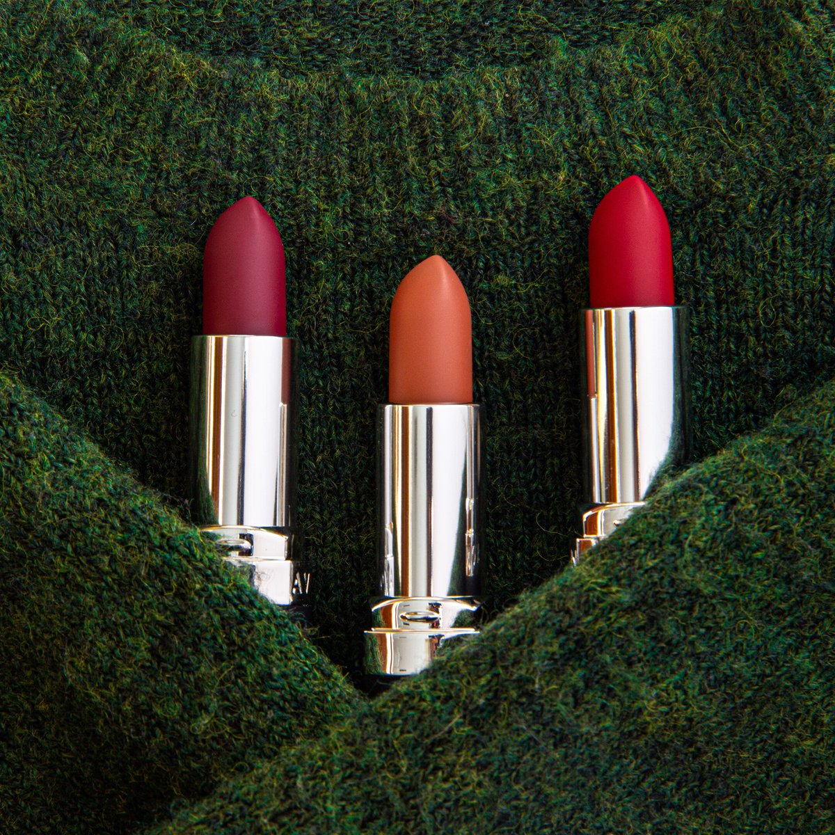 LynnWaite4's tweet photo. Start out with concealer to clean up your base, blend out pencil eyeliner to create an easy smoky eye, and finish with a clean coat of lippy! 💄☀🌙

https://t.co/PKKRtvWjLj
#HighlightOnFleek #Avon https://t.co/Xlk7UALaJu