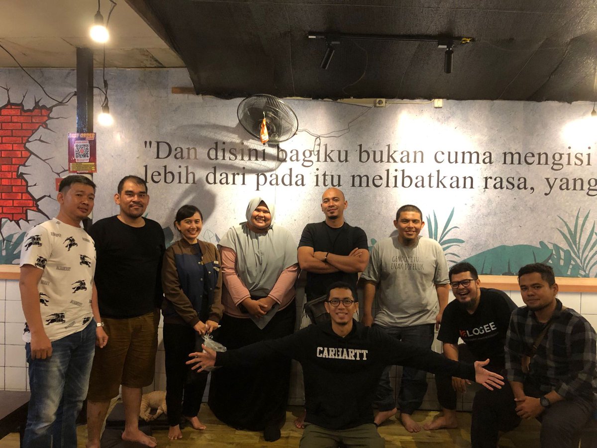 Isakqodari tweet media