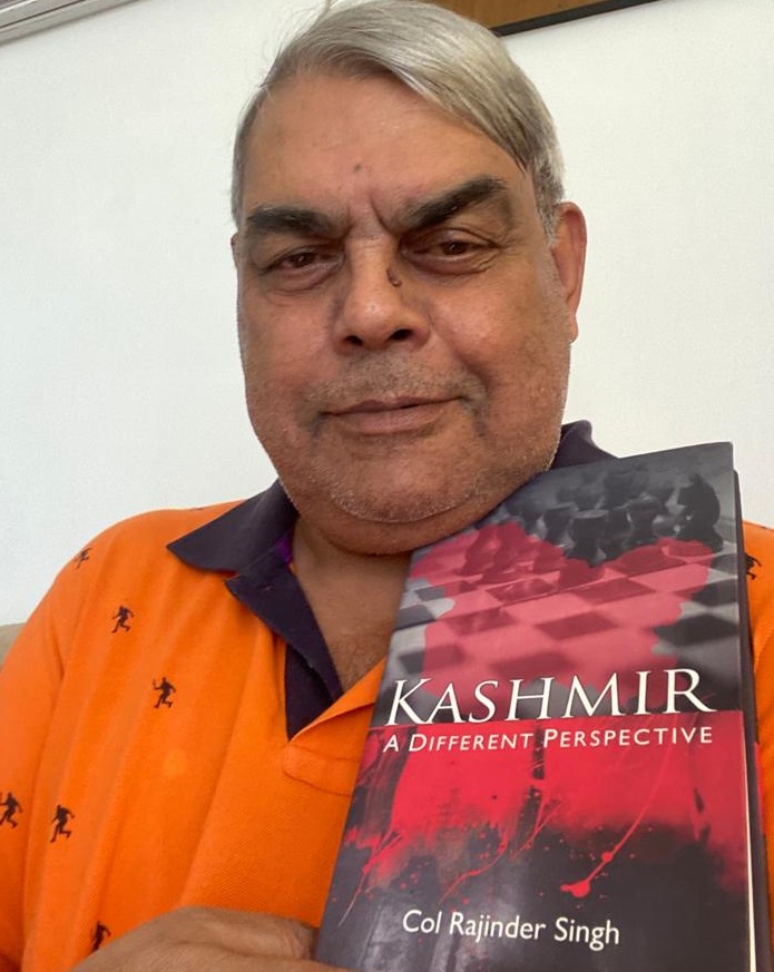 Col. Rajinder Singh with his favourite book. Joins #ReadersClub in celebrating #NationalReadingMonth #PNPanicker #Readandgrow 
@sdcc32chd
@ugcindia
@g20org
@im_gsohal 
@esukhdev
#MilitaryHistory #WarHistory #MilitaryBooks #HistoricalWarfare #MilitaryStrategy #WarHeroes #Kashmir