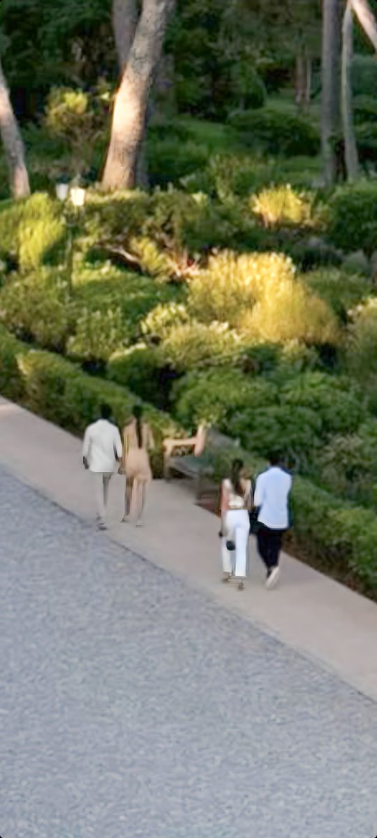 hard2_moveon's tweet photo. my HANKAN strolling hand in hand👫❣️
#HandeErçel 
#HakanSabanci https://t.co/s655BUstRI