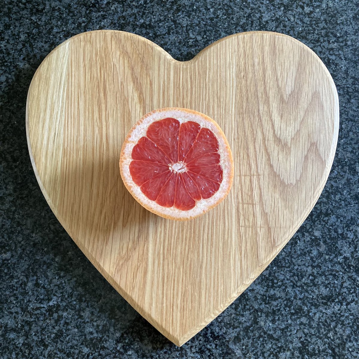 Jan__Douglas's tweet photo. @OddboxLDN thank you!
My first Oddbox delivery came last night and I get this for my breakfast yum 😋 https://t.co/4T3sVAd7gl