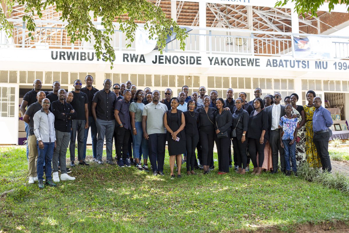 During the event, <a href="/ClaverIrakoze/">ℂ𝕝𝕒𝕧𝕖𝕣 𝕀𝕣𝕒𝕜𝕠𝕫𝕖</a>, author of "That Child Is Me" and "Transmitting Memories in Rwanda: From a Survivor Parent to the Next Generation", told us more about transmitting memories to the future generations. #InkindiTuribuka #Kwibuka29 2/3