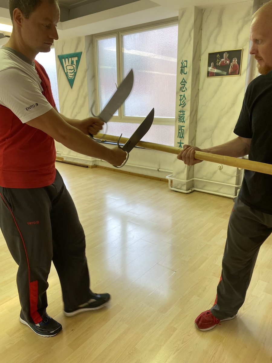 frank_schmalz's tweet photo. Viel Spass hatten wir gestern beim Intensivtag in Kiel. Auf dem Programm standen klassisches WingTsun, MagicHands, Langstock und Doppelmesser. Ich danke allen Teilnehmern für Ihren Besuch. Schön das wir wieder so viel zusammen lachen konnten😂. https://t.co/Z2hYENWs2L