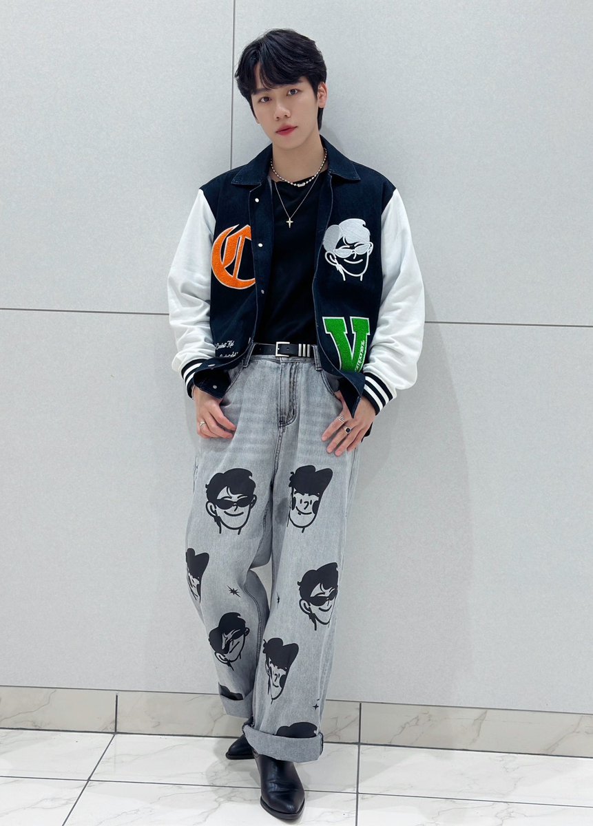 componentbrand's tweet photo. Component the Coolest Kids Jacket and Jeans,spotted by @warwanarat
Shop
📍Siam discovery 1st Floor
📍Frank Garcon, Siam center 1 st Floor
📲Line Chat&Shop :@component.official
#componentofficial
#siamdiscovery
#YinWar1stFMINCAMBODIA
#yinwar #yinyin_anw #warwanarat #หยิ่นวอร์ https://t.co/AEJWH0enZr