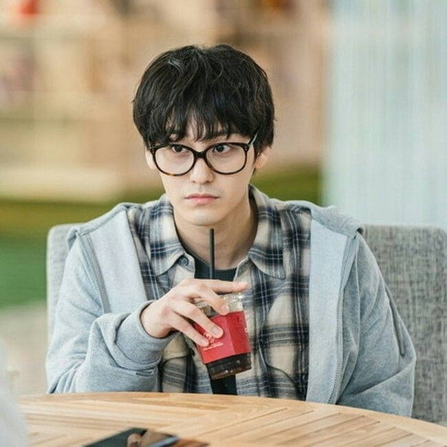 rkd_tks_'s tweet photo. <<< 이쪽이 보고 싶다고 해서
>>> 이렇게 옴 https://t.co/oHrDs8AYUY