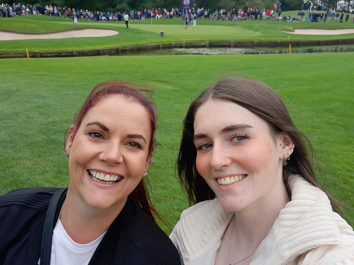 Morning folks this is how I spent my weekend at the British masters golf ⛳️ at the Belfry in Birmingham thanks to #SkyVip 😁 we had an awesome time. Lovely to see Justin Rose 😀