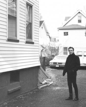 Linda_57's tweet photo. #DavidCassidy❤️
#BeNicetoNewJerseyWeek
David in front of his boyhood home West Orange, NJ https://t.co/Dpm8hkJ76u