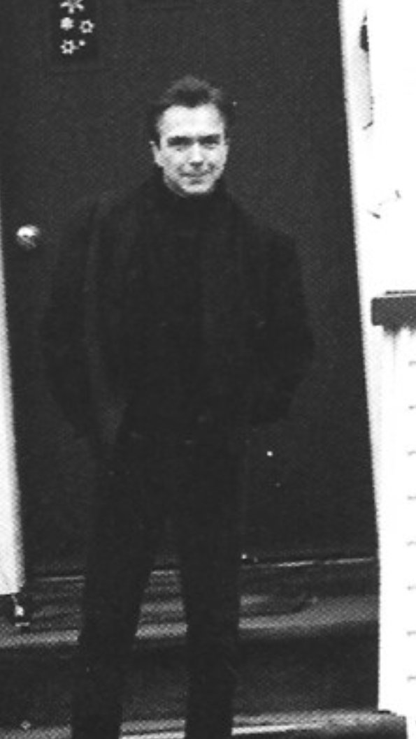 Linda_57's tweet photo. #DavidCassidy❤️
#BeNicetoNewJerseyWeek
David in front of his boyhood home West Orange, NJ https://t.co/Dpm8hkJ76u