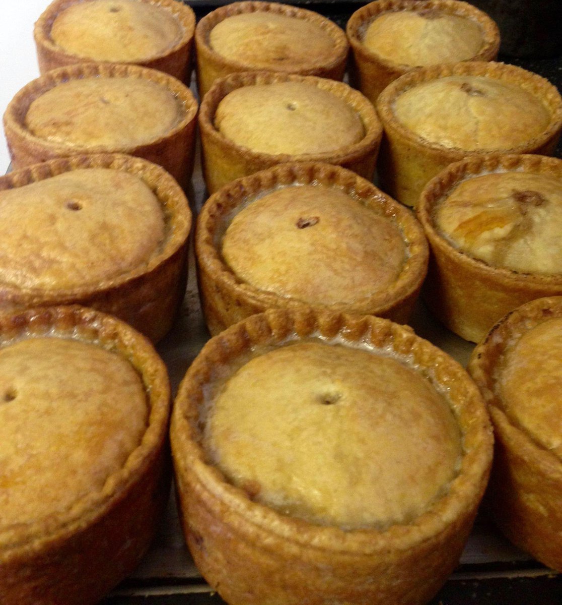 nice_pie1's tweet photo. Thanks to all who supported us at @the_stalls_market being a sell out day!
With our Nice Pork Pies especially the new ‘Nottinghamshire Pork Pie’ (Seasoned Pork, Cropwell Bishop we’re now going to be making more of these and concentrate on developing a lot more choices too. 
#pie https://t.co/Im61BGp0kE