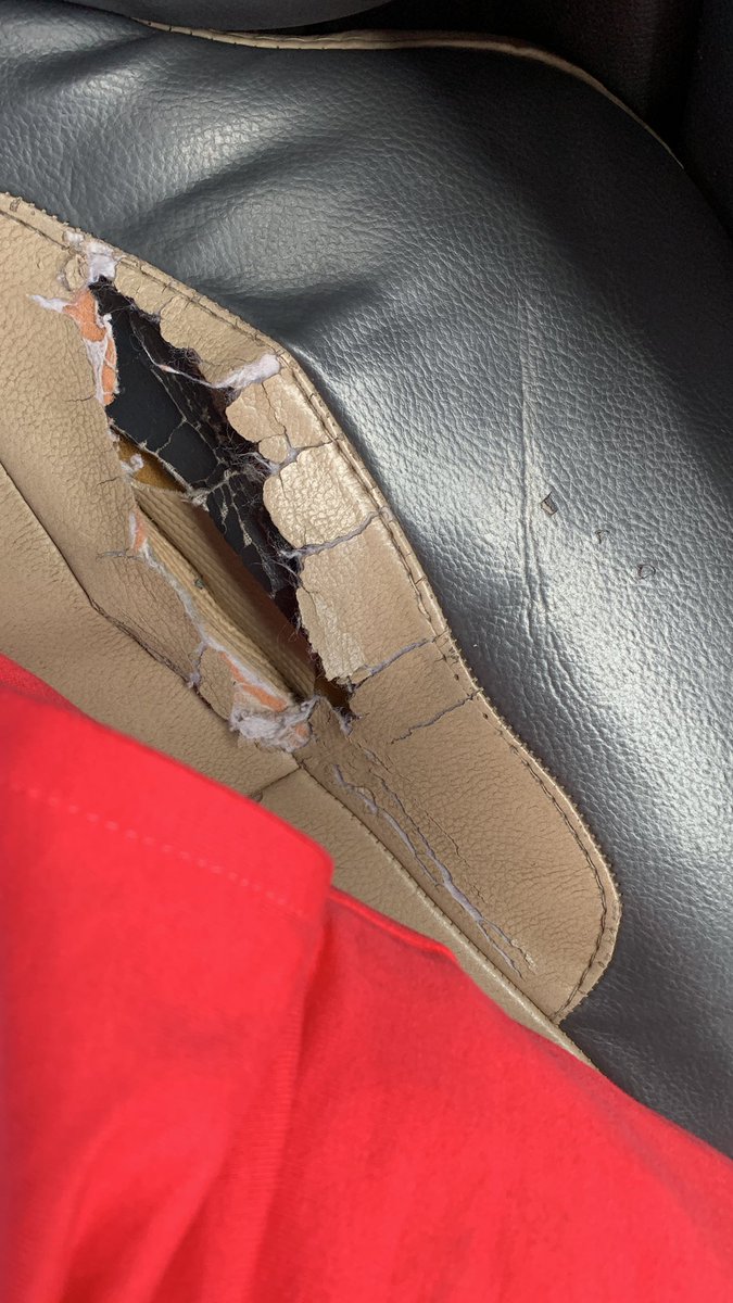 envictor's tweet photo. @rideally Look at the conditions of cans that you are sending for airport pickups . 15 mins late as well, with no customer care! Additional toll charges? Booking id : THYB4360 #ola #uber are better any day! Rideally didn’t even bother to listen! https://t.co/r6aV4YY5DI