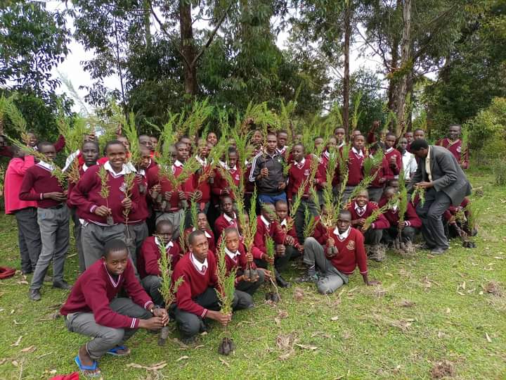 onechildonetree's tweet photo. No better legacy than that of planting a tree under whose shade you shall never sit.
SK Maiyo leads climate action at Kapkoimur High School, Nandi County.
@onechildonetree Africa celebrates your efforts.
#onechildonetree #ClimateAction
@JeffreyKosgei @LamechLamarch25 https://t.co/t5PLDVuWmh