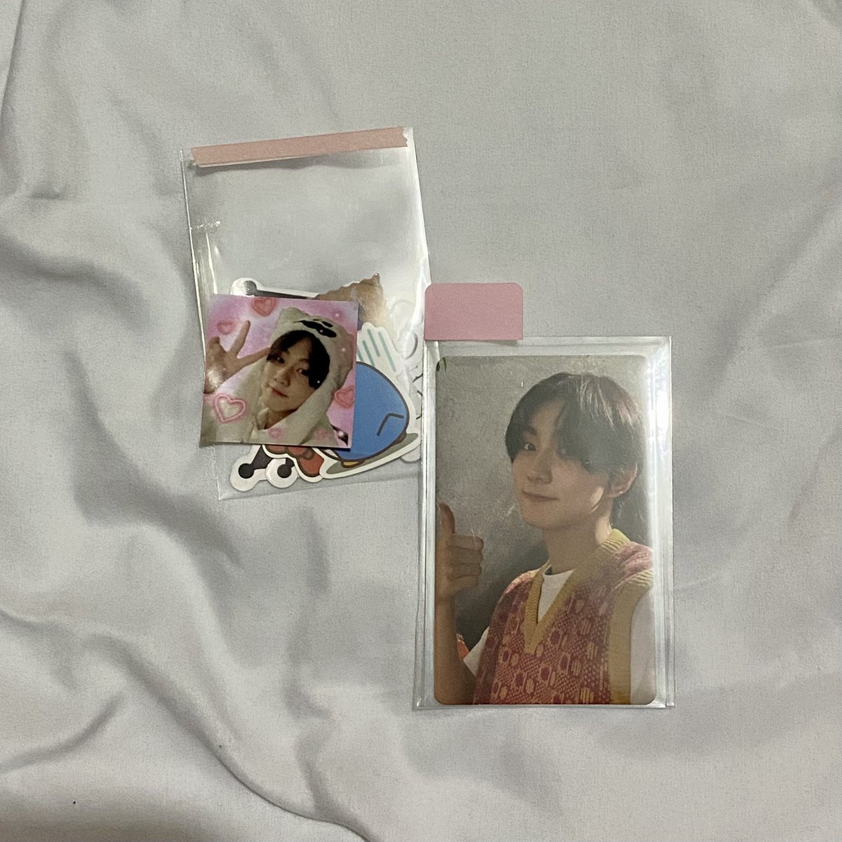 forcloudd's tweet photo. . . . ☁️ #mailsforcloudd 

hi @cartsparkz ! bb jungwon came home <3 ty for the safe packaging &amp; vv cute freebies 🫶🏻 

. . . 🐰 #budolniyeng https://t.co/jgyKAfMacj