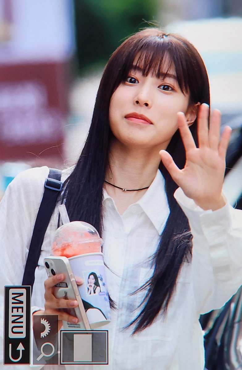 no1mmsky's tweet photo. 2023.07.02 카페 린
혜원이 깜짝 펜미팅
봐서 너무너무 좋았어!
photo by @Yulic_1022 

#강혜원 #깜짝등장 #혜원
#혜원생캎 #카페린 https://t.co/lEQ9ucUzQX
