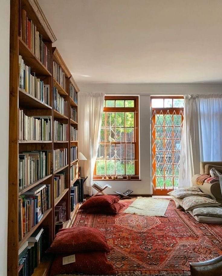 "وياربّ من باتَ والهمُ يُزعجه
فَسُق لهُ الصُبح بالإفراجِ واليُسُرِ"💚