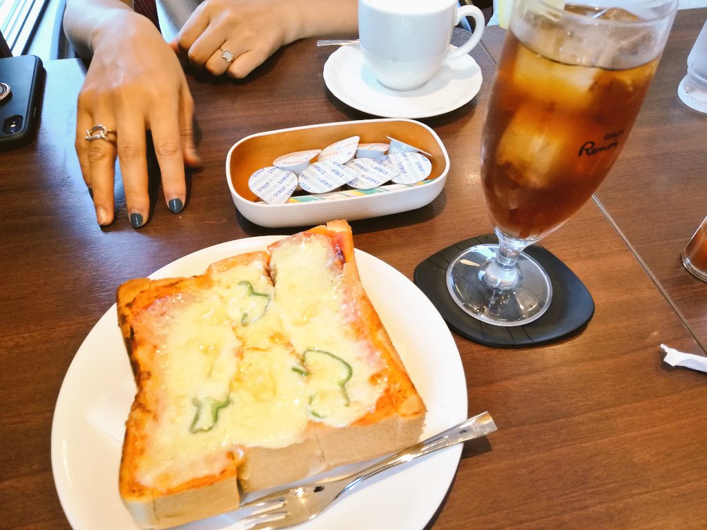 間食
前田さんの奢りでガッツリ
喫茶店ピザトースト最高すぎ https://t.co/O0ro9qkK9y