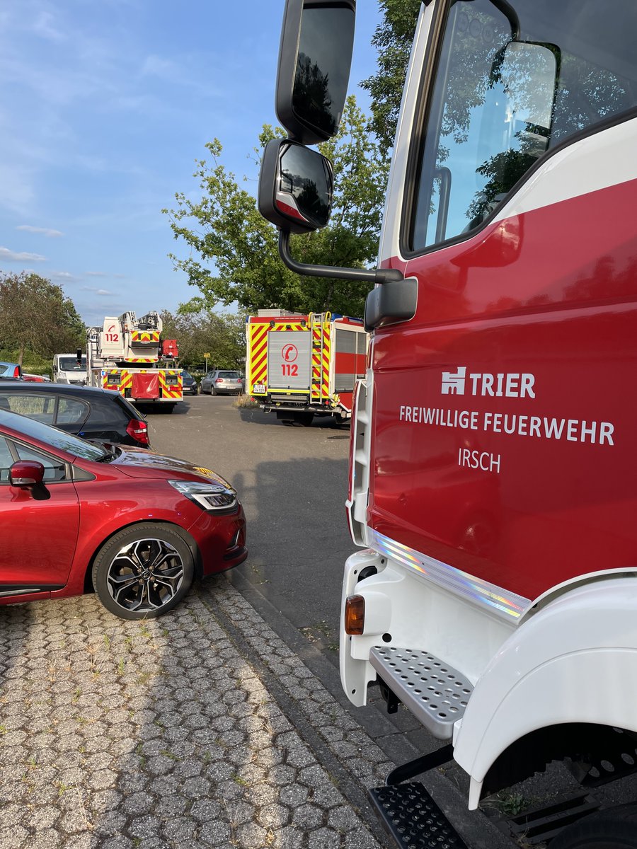 FeuerwehrIrsch's tweet photo. 🚨 Einsatzrückblick 10-11/2023 🚨
(1) Vergangenen Freitag (30.06.2023) wurden wir gleich zu zwei Einsätzen alarmiert:
🚨 Einsatz 10/2023
📟 H2.04 - Person in Zwangslage
🗓 11:58 Uhr
📍Trier-#Irsch https://t.co/bymK1WO5id