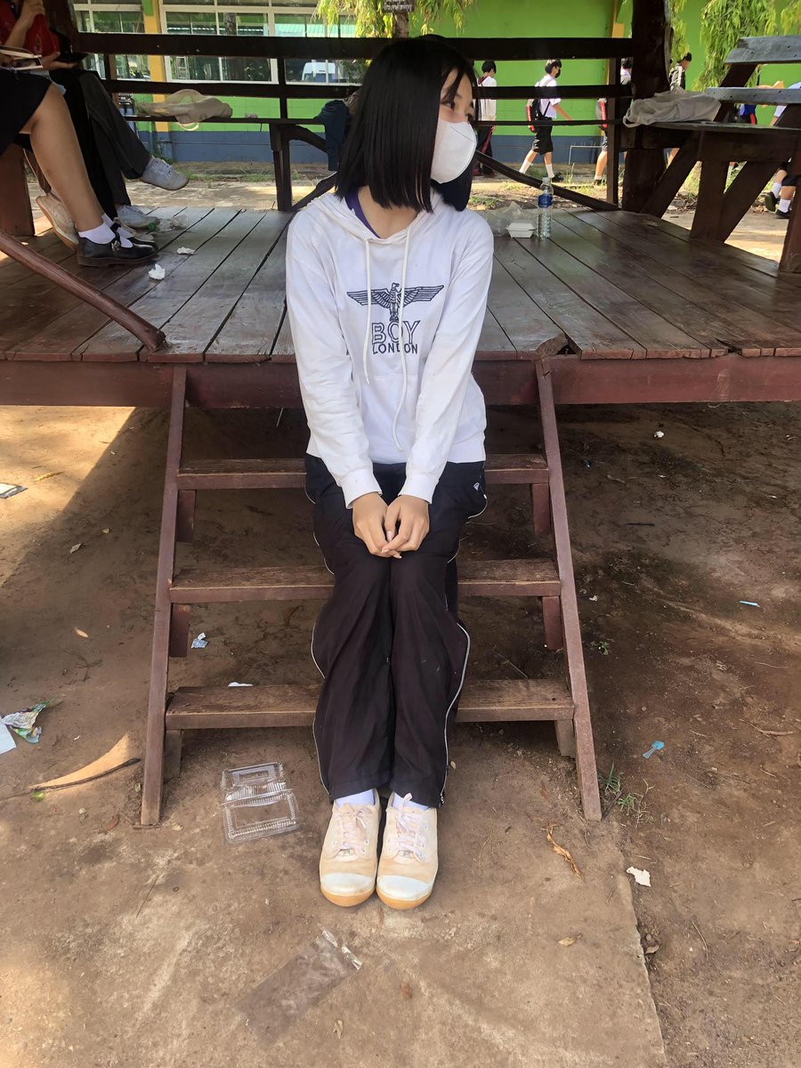 wrthy0165015720's tweet photo. ไม่มีแ��งงง #บ้านม่วง https://t.co/gxRu0382YI